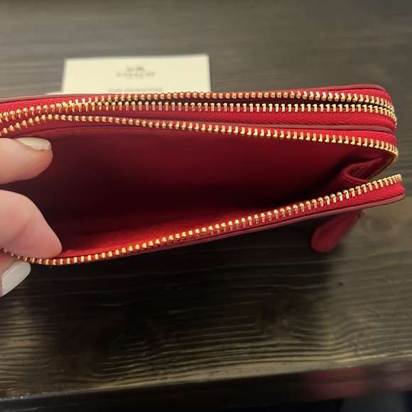 Brand new with tags Coach Wristlet - Picture 6 of 6